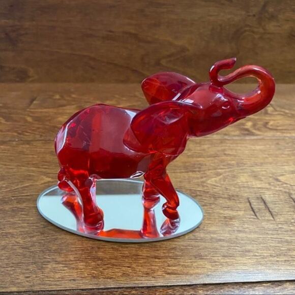 B JENSON Matriarch of the Red Diamond Elephant Figure - Picture 3 of 4